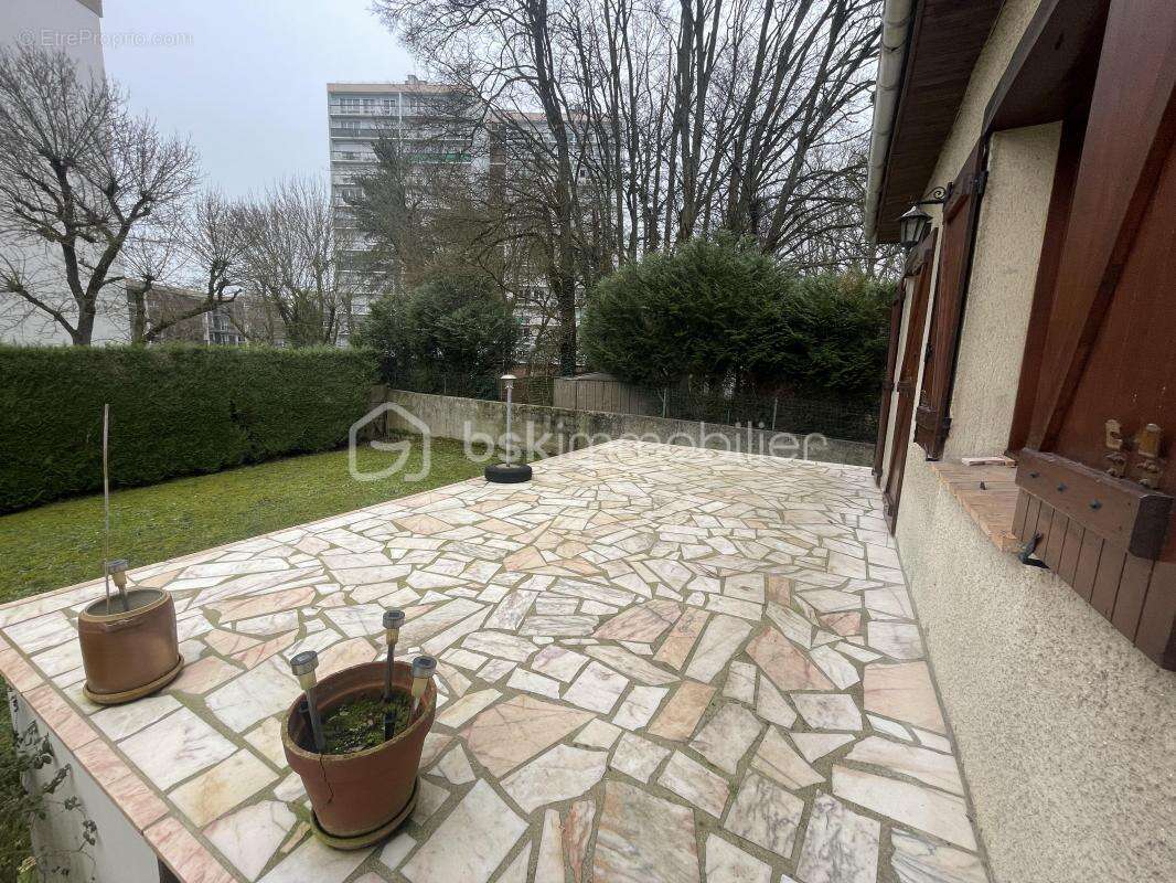 Maison à BOUSSY-SAINT-ANTOINE