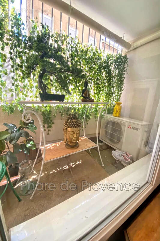 Appartement à MARSEILLE-4E