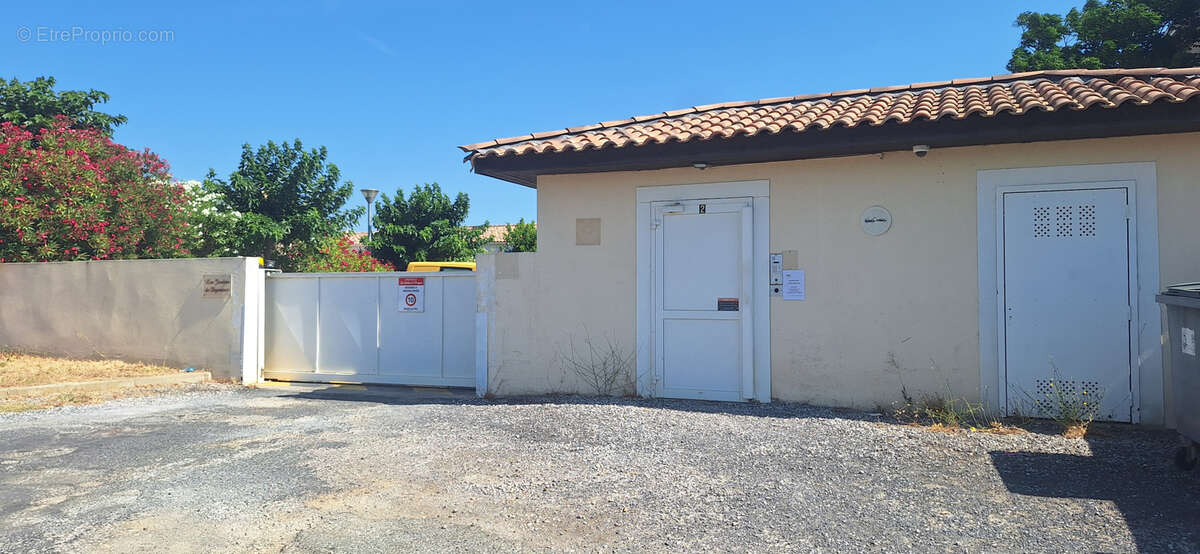 Appartement de type 3 dans une résidence fermée avec piscine - photo 3