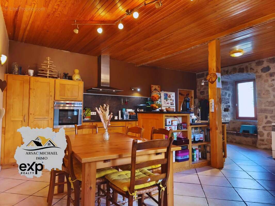 Maison à PRADELLES