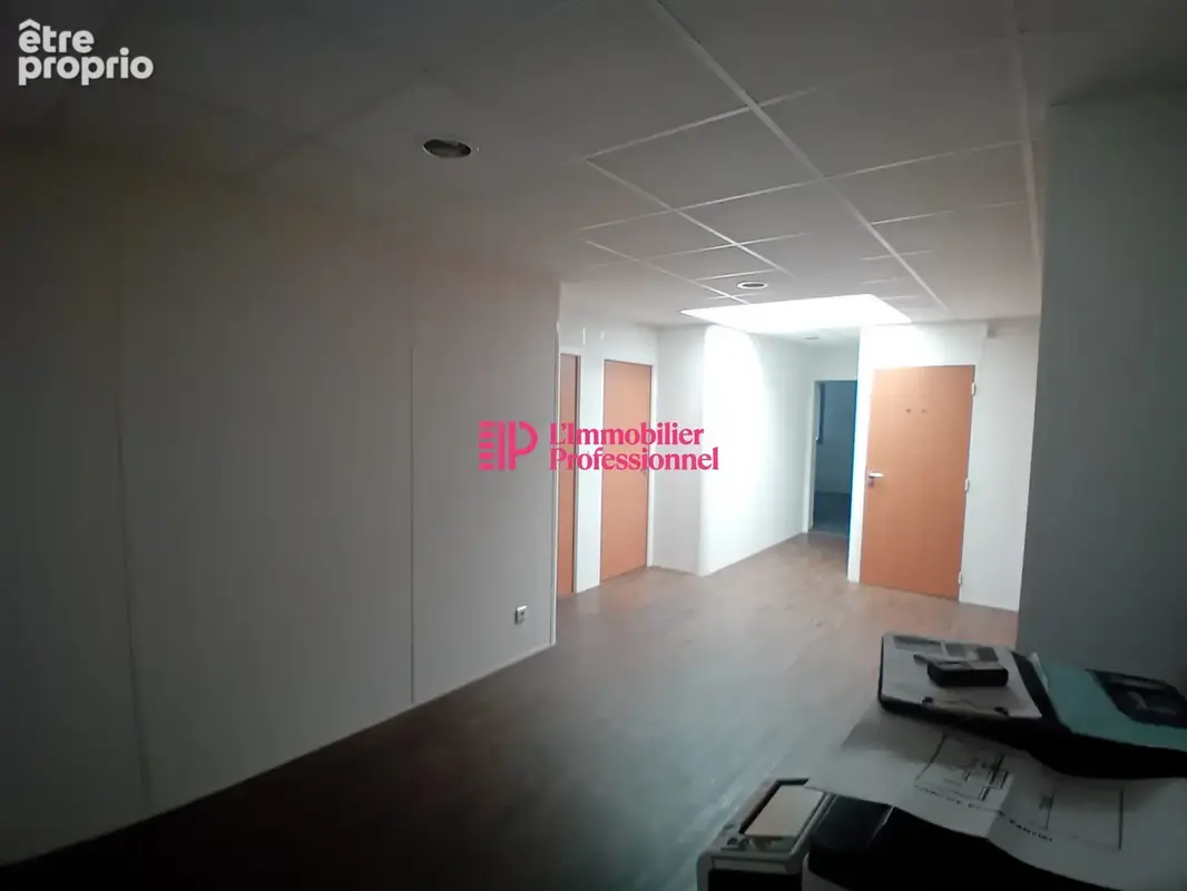 Commerce 620 m² à vendre à Quimper (29000) - photo 4