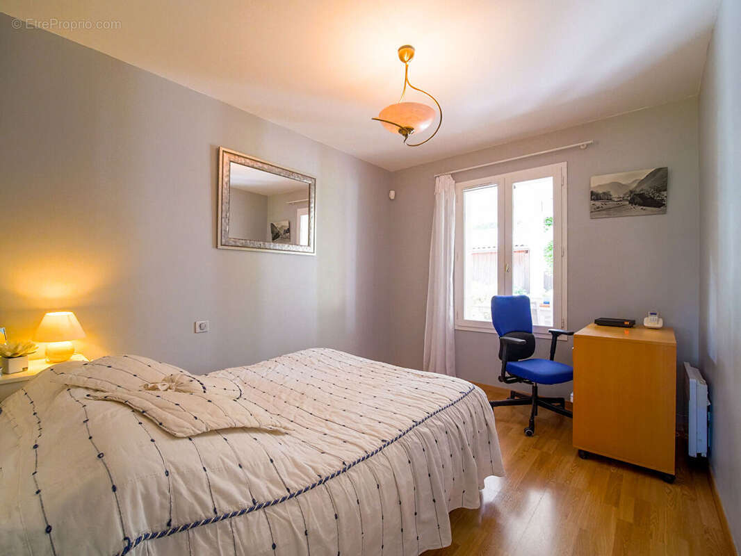 Maison familiale avec piscine et dépendances - photo 5