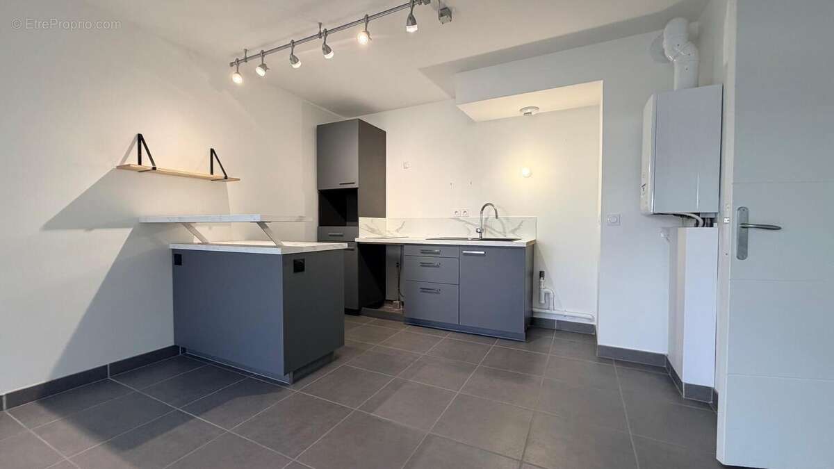 Photo 3 - Appartement à VILLEURBANNE