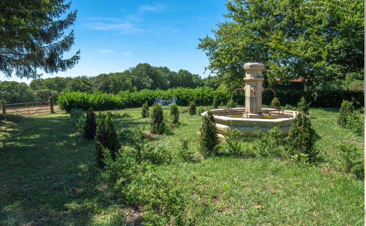 Maison à LES EYZIES-DE-TAYAC-SIREUIL