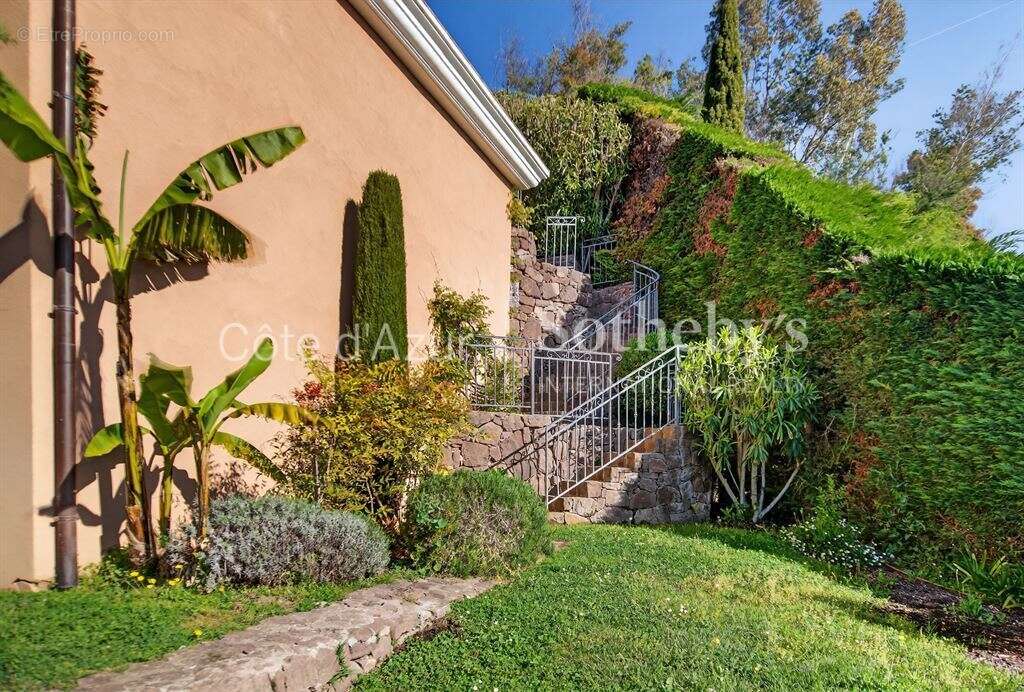 Maison à MANDELIEU-LA-NAPOULE