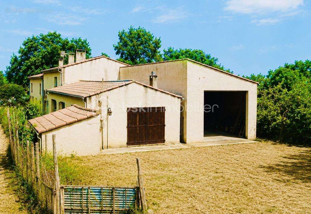 Maison de 268 m2 - 2185 de terrain - vinon sur verdon - photo 3