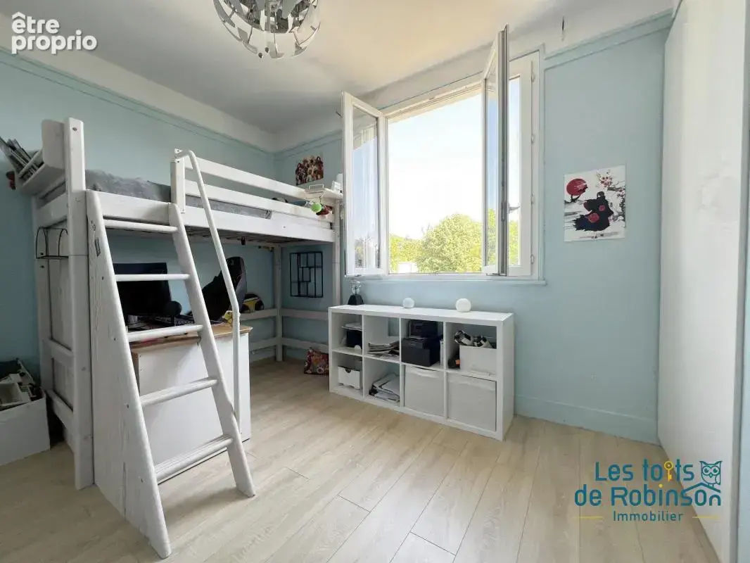 Maison en plein centre ville avec 4 chambres, bureau et jardin - photo 15