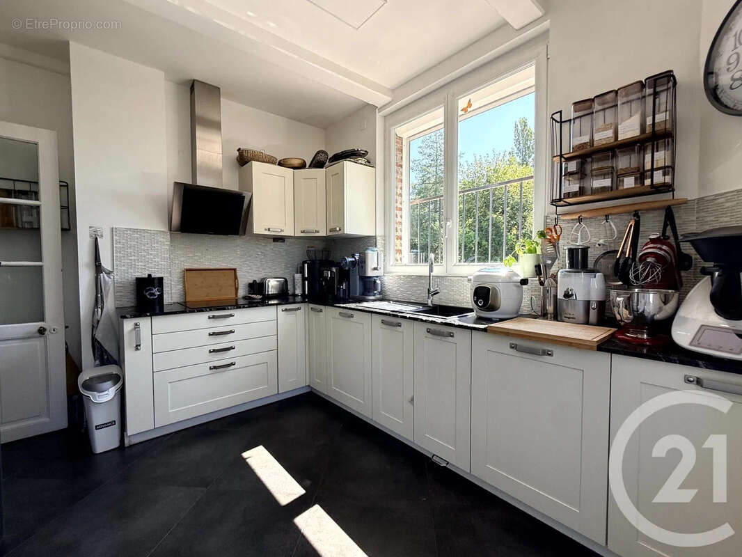 Maison 164 m² à Saint-Quentin  - photo 5