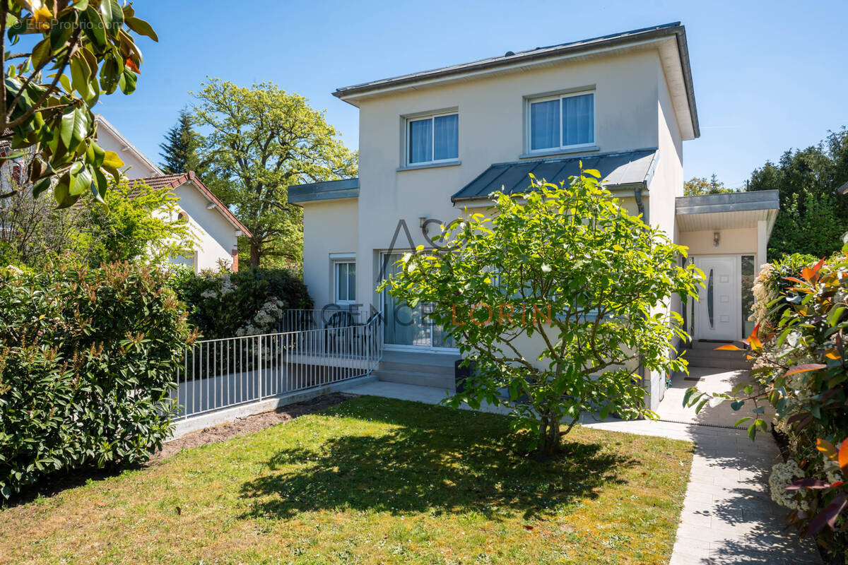 Maison à LE VESINET