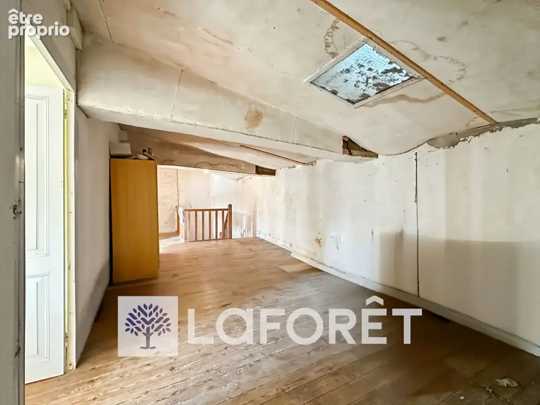 Maison charentaise à rénover de 111 m² avec grange attenante de 50 m² à Saint-André-de-Lidon (17260) - photo 9