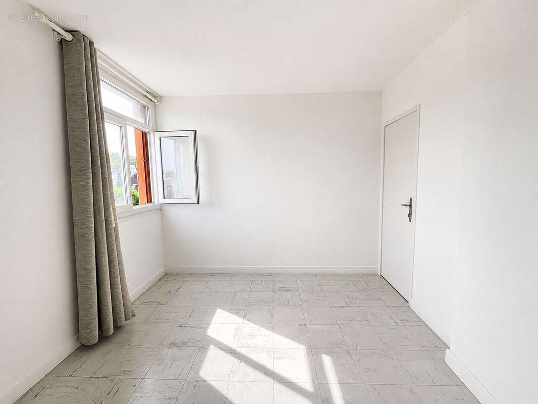 Appartement à ROSNY-SOUS-BOIS