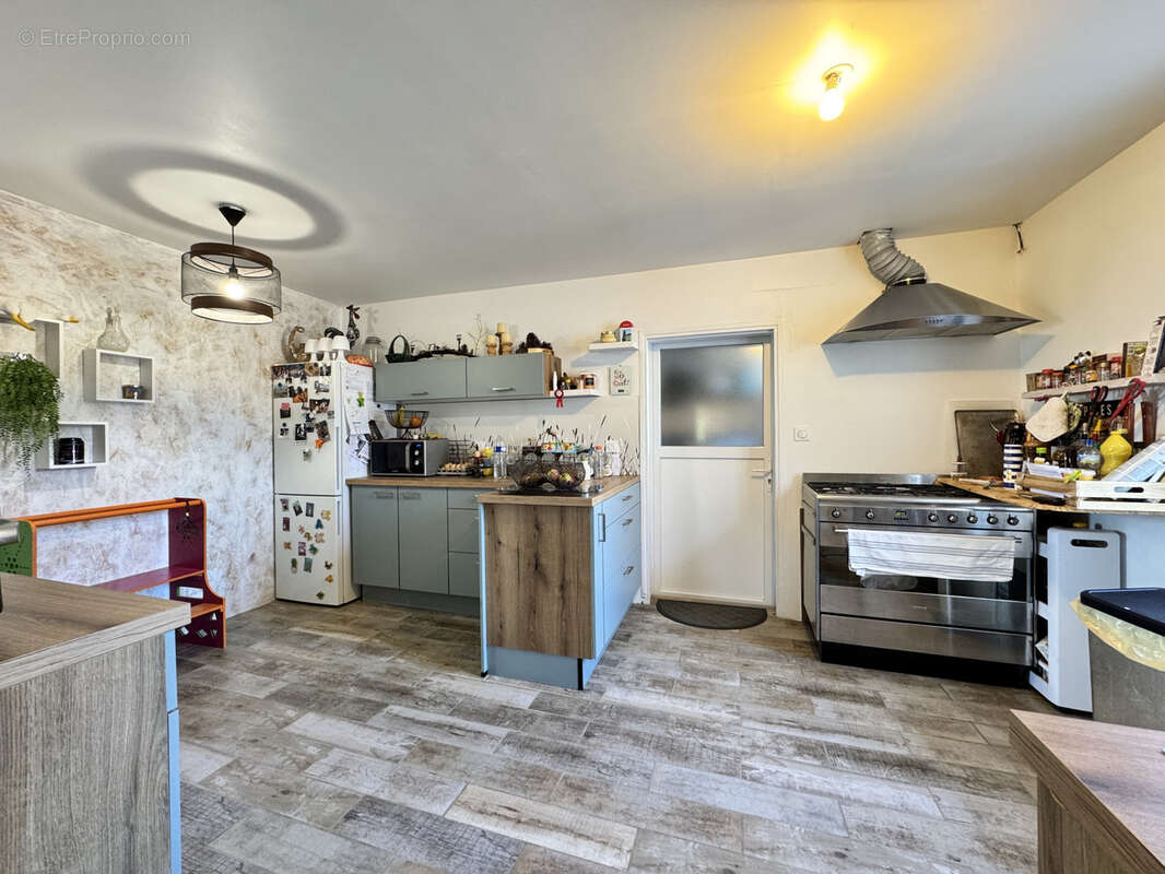 Maison à BARBEZIEUX-SAINT-HILAIRE