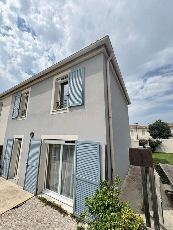 Maison à CHATEAUNEUF-LES-MARTIGUES