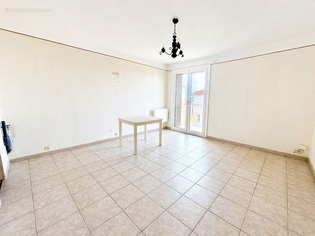 Appartement à SIX-FOURS-LES-PLAGES