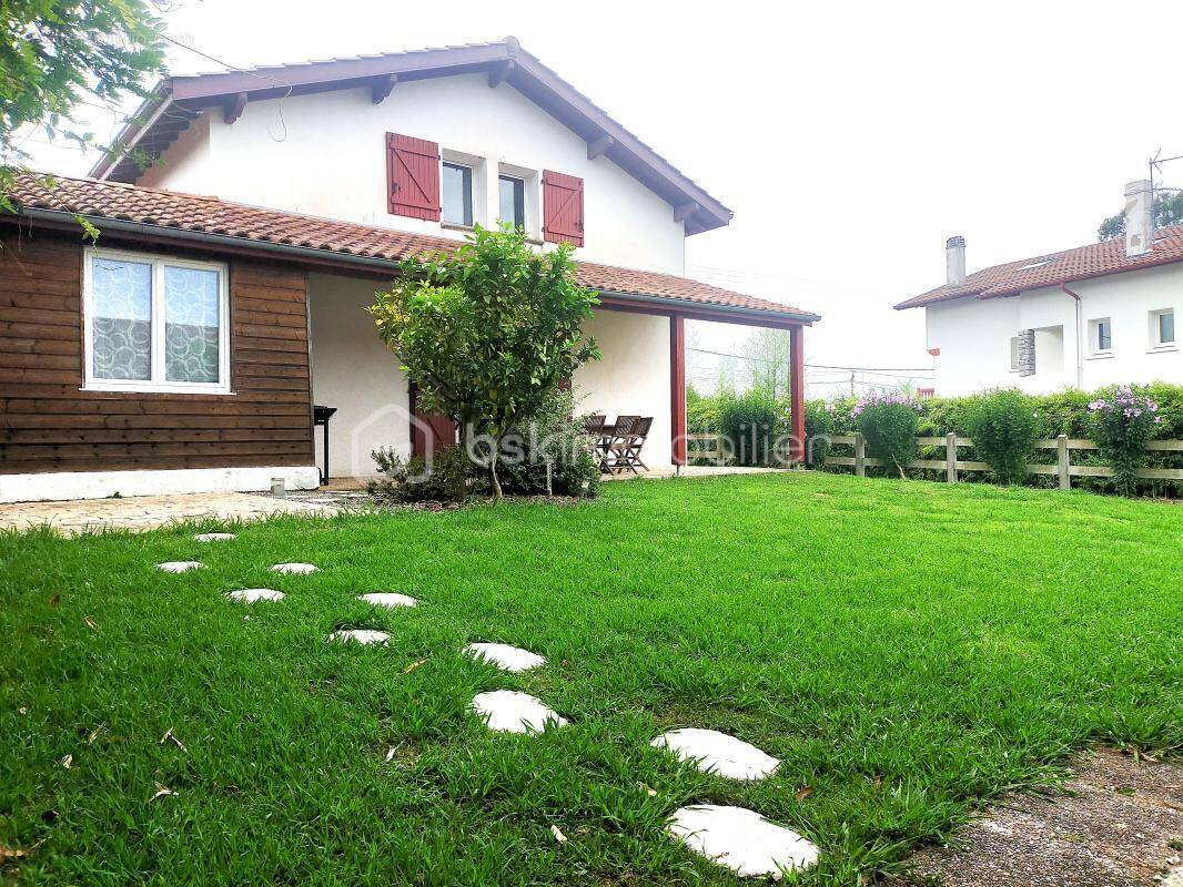 Maison à SAINT-PEE-SUR-NIVELLE