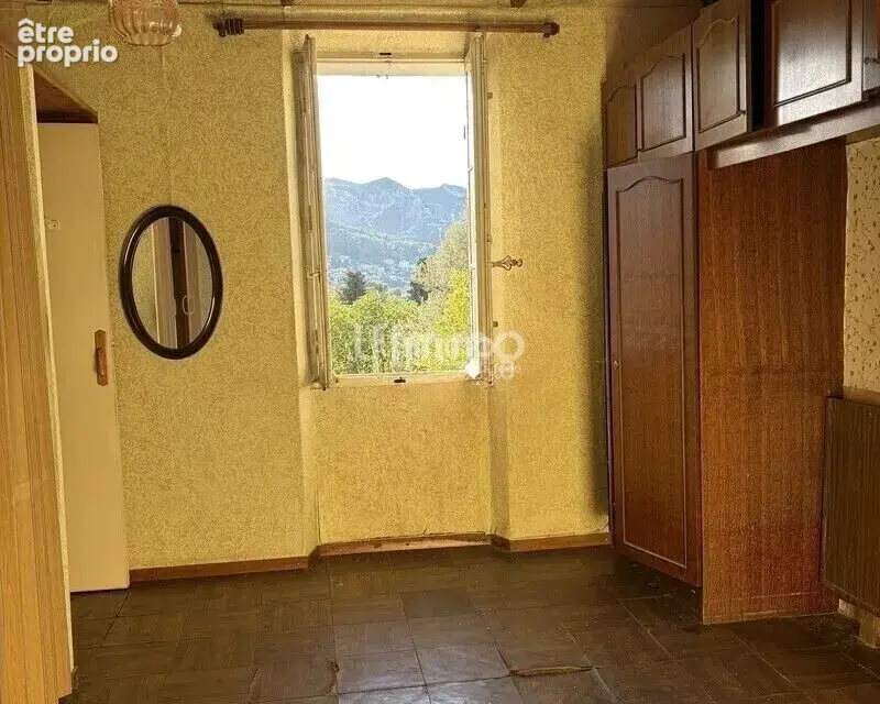 Maison entièrement à rénover + garage et jardin de plus de 200m2 - photo 10