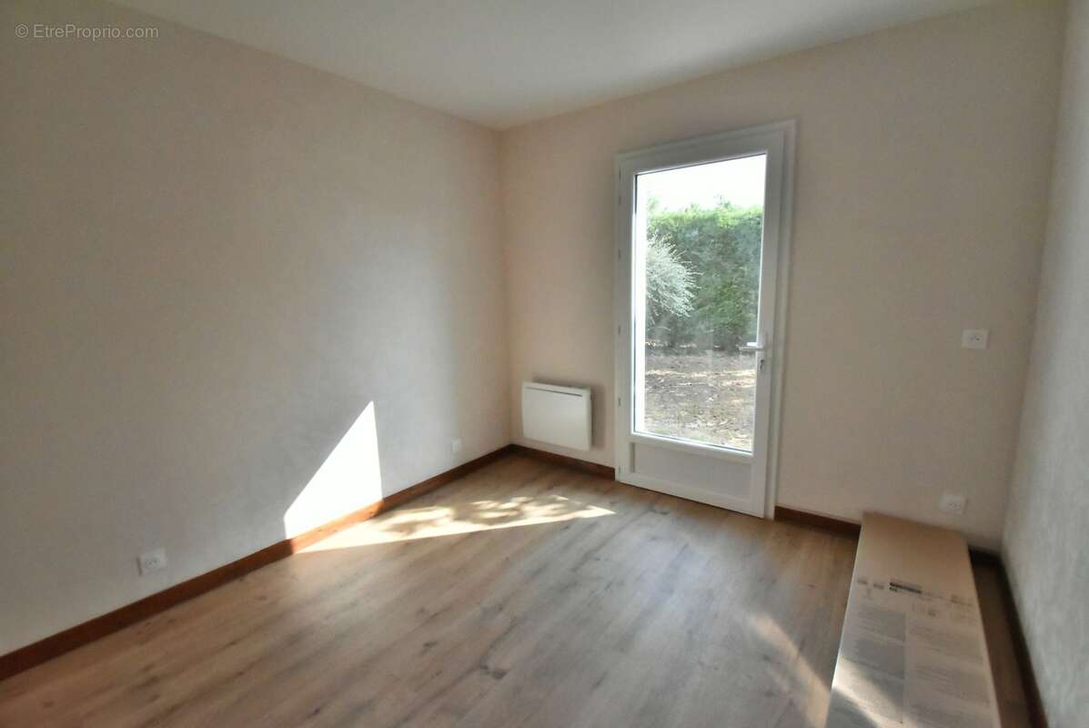 Maison à vendre 4 pièces plain pied (16) LA COURONNE, 4 chambres et terrain - photo 6