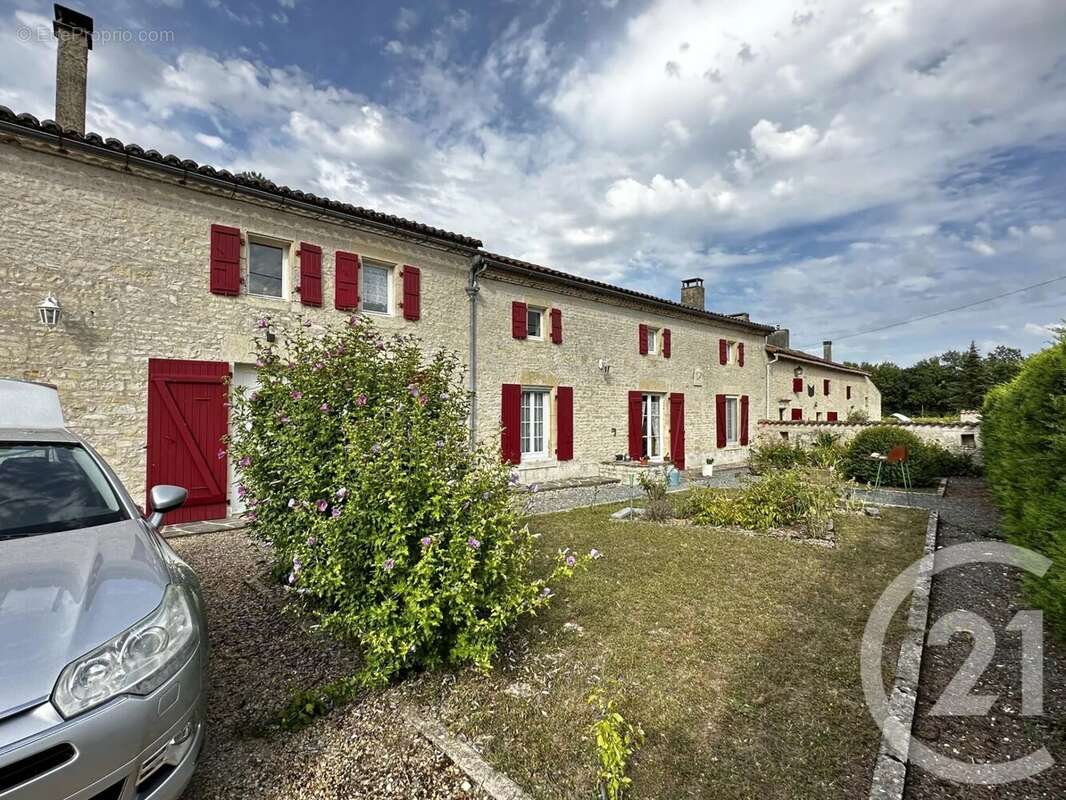 Maison à ROMAZIERES