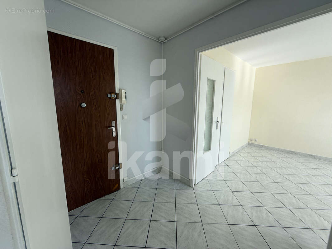 Appartement à PIERRE-BENITE