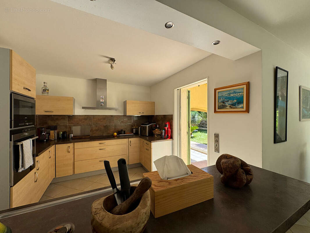 Maison Saint-cyr-sur-mer 153 m2 - photo 4