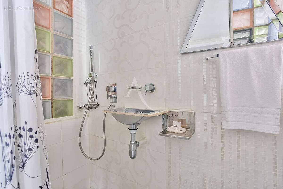 Appartement à PARIS-7E