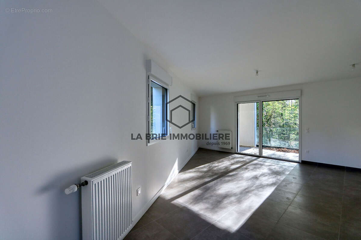 Appartement à RUBELLES