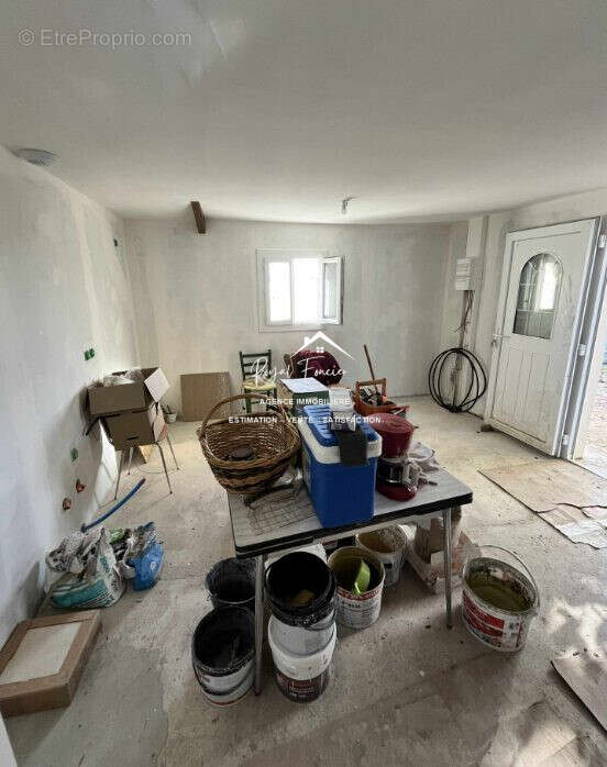 Cuisine / Séjour - Maison à OYRE