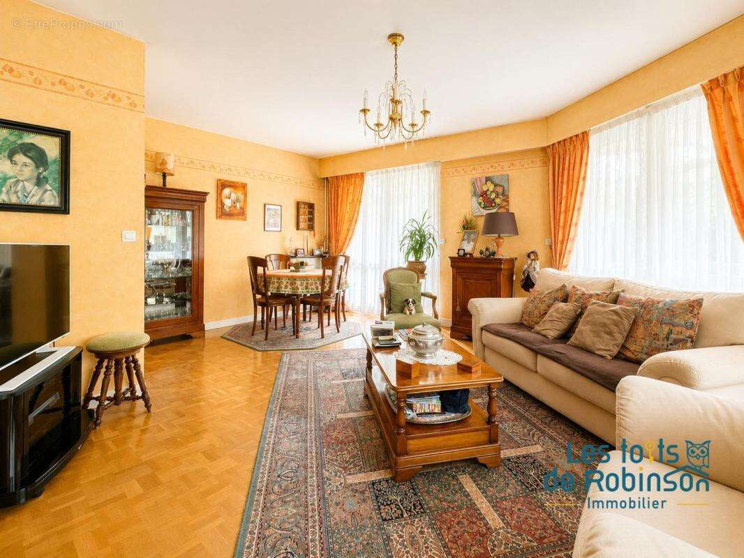 Appartement à LE PLESSIS-ROBINSON
