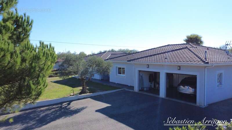 Villa d’architecte contemporaine à 10 minutes d’Agen – Calme, volumes et prestations haut de gamme (47) - photo 4