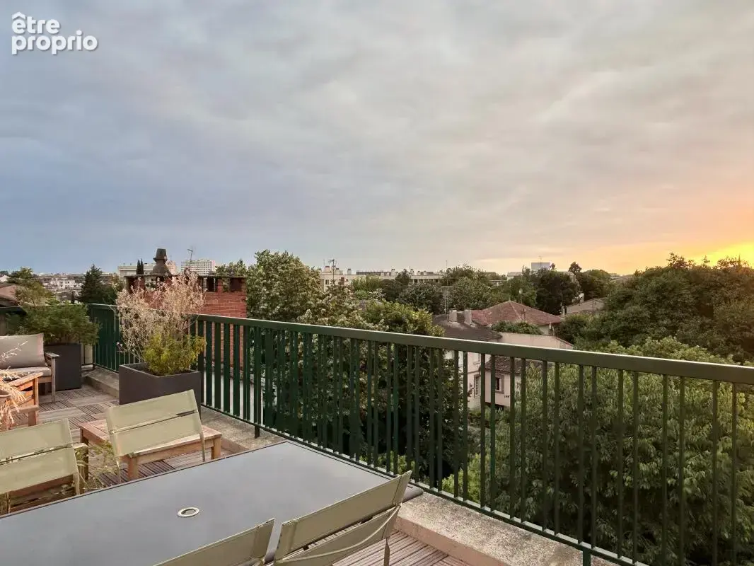 Magnifique T3 traversant avec grande terrasse – Le Busca - photo 2