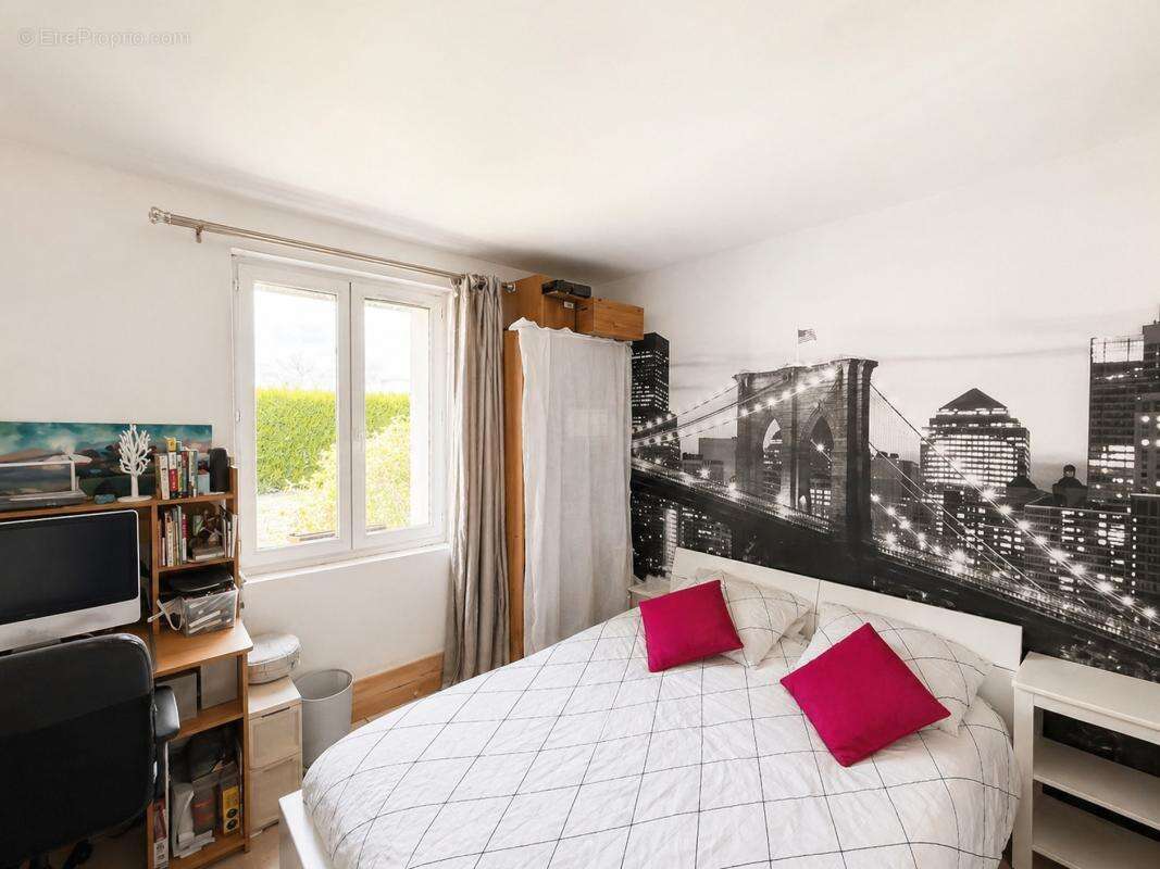 Maison 115 m² à Gilles  - photo 8