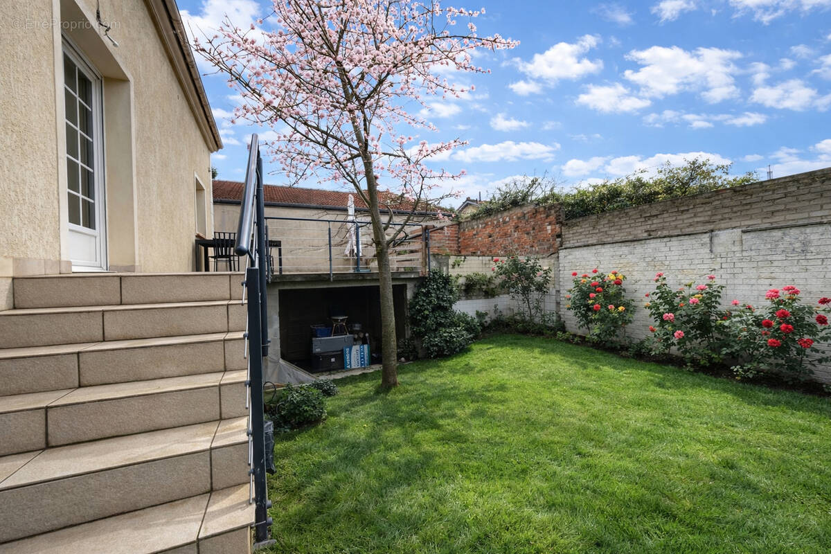 Maison à CHAMPIGNY-SUR-MARNE