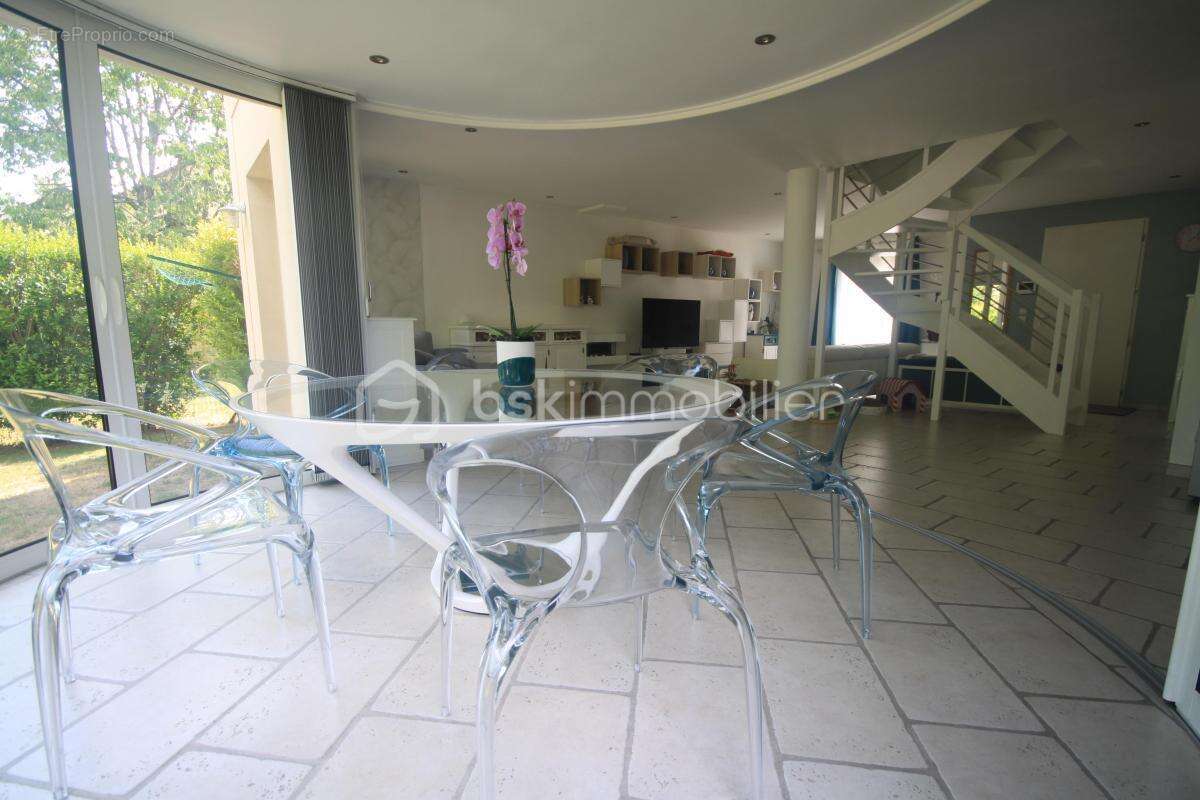 Maison à MILLY-LA-FORET