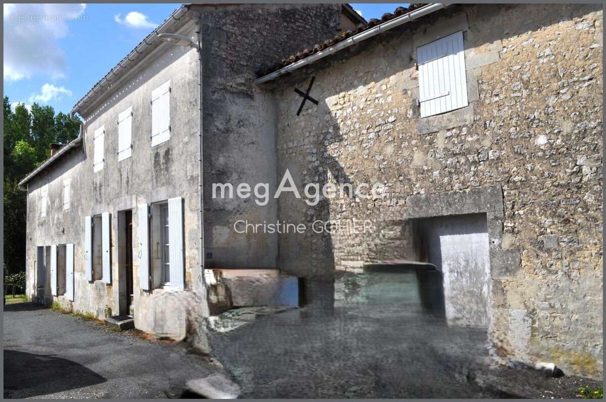 Maison à SAINT-JEAN-D&#039;ANGELY