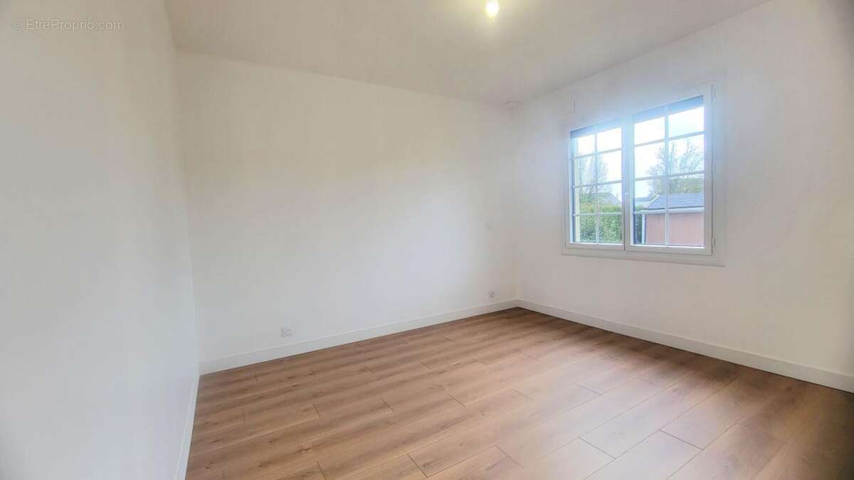 Maison à CHATEAUNEUF-SUR-SARTHE