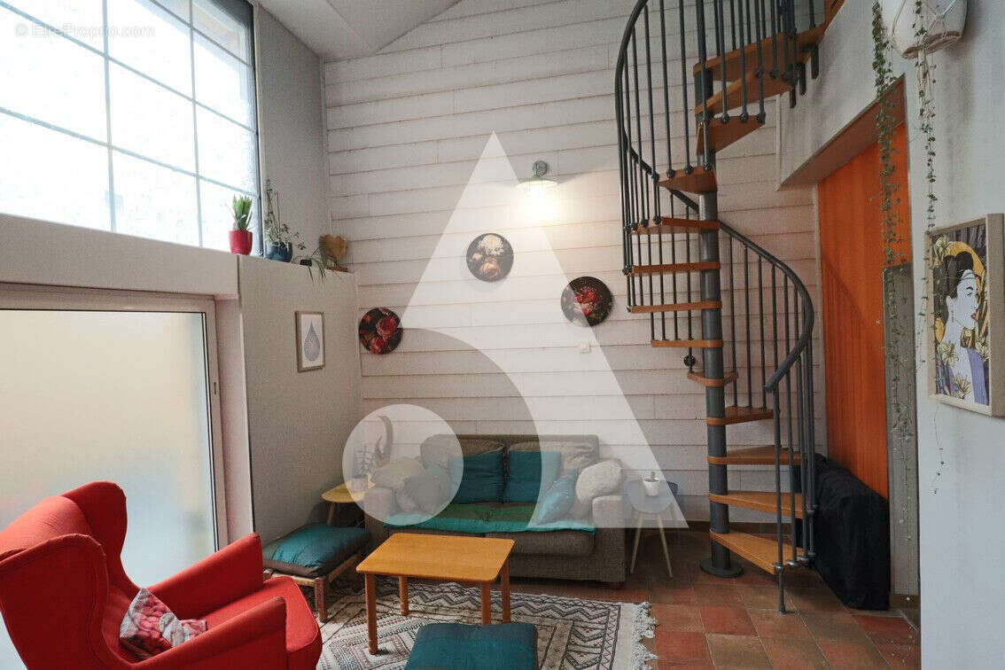 Maison à MIRIBEL