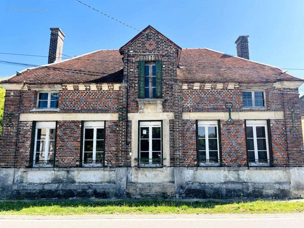 Maison à LES GRANDES-CHAPELLES