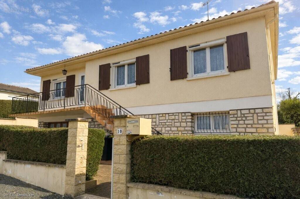 Maison à RUFFEC