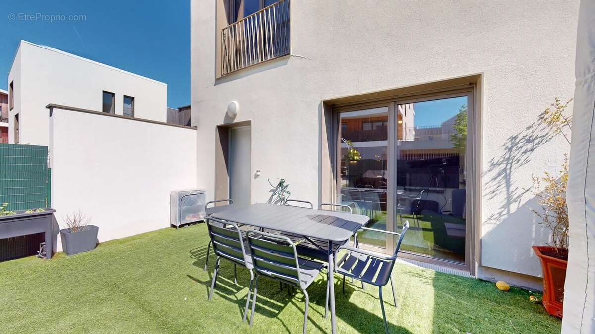 Appartement à BUSSY-SAINT-GEORGES