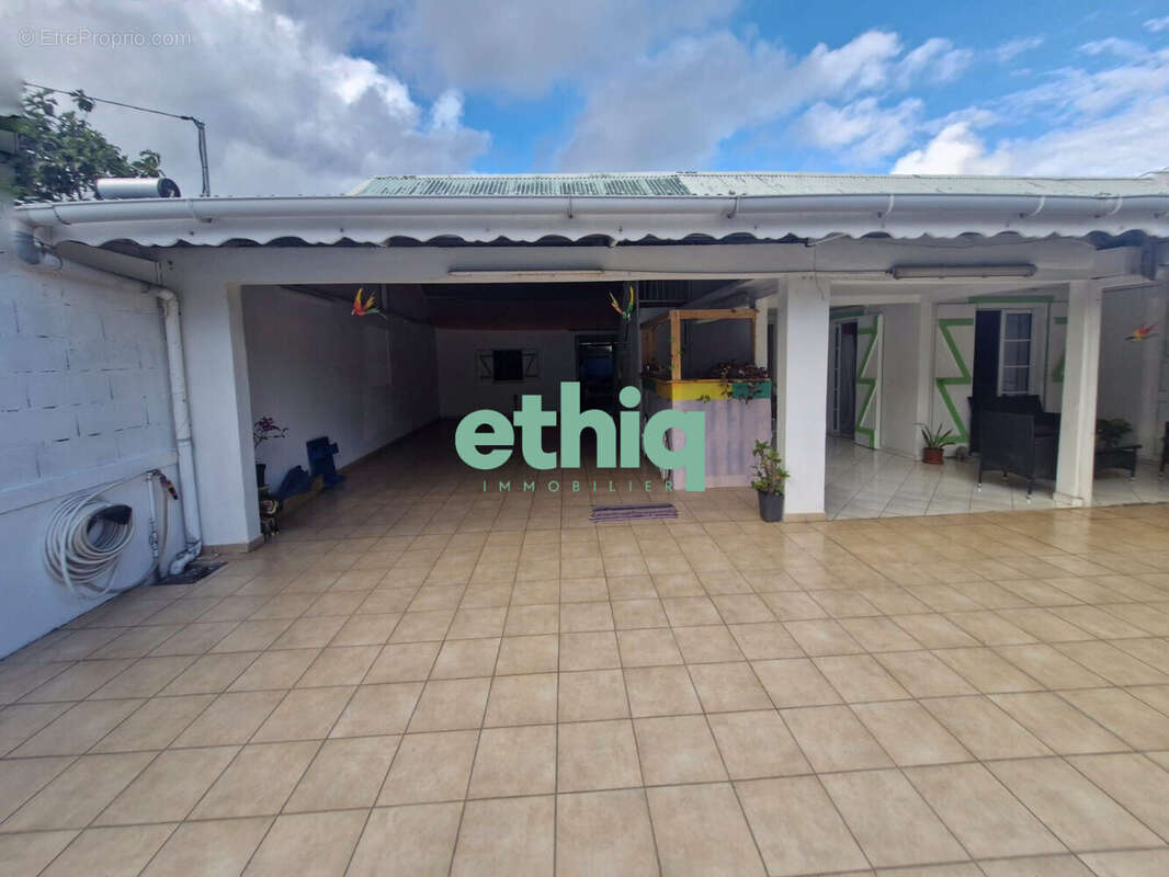 Maison à CAPESTERRE-BELLE-EAU