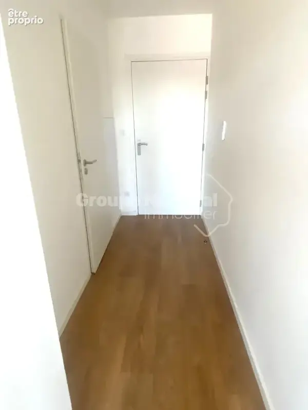 ISTRES Centre Ville! A proximité de toutes commodités, beau studio de 22 m² avec balcon - photo 4