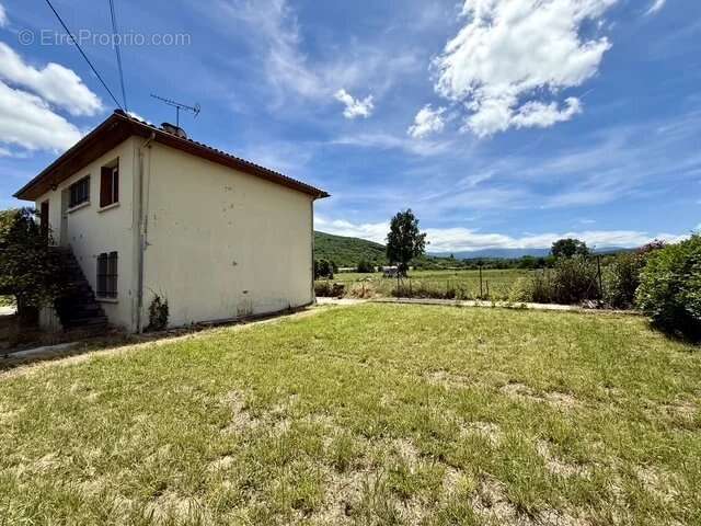 Maison familiale avec jardin et garage - photo 2