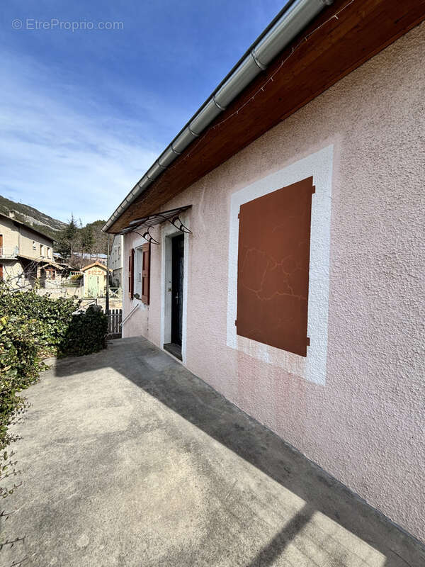 Appartement à ESPINASSES