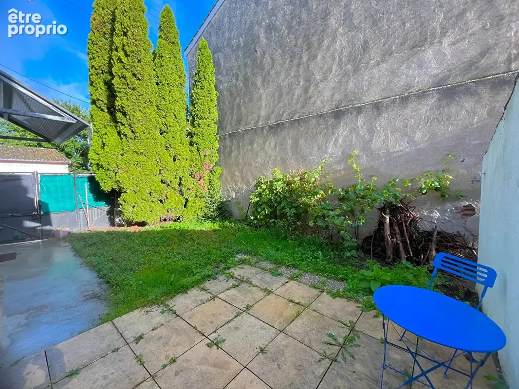 Villeneuve/Lot, secteur Eysses, maison de ville avec petit jardin et place de parking - photo 15
