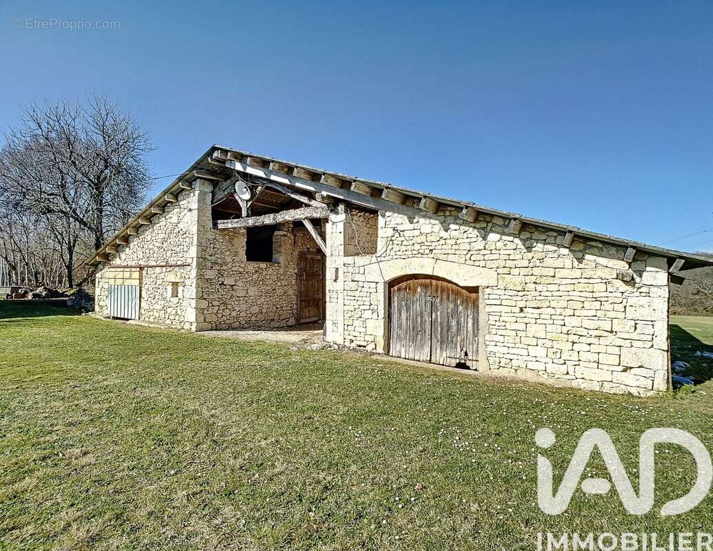 Maison 140 m² à Saint-Beauzeil  - photo 2