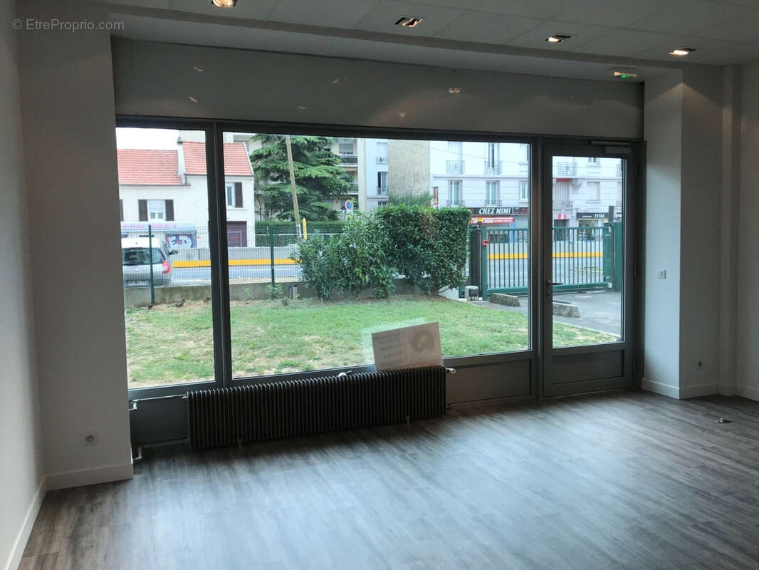 Local commercial 45 M2 - photo 2