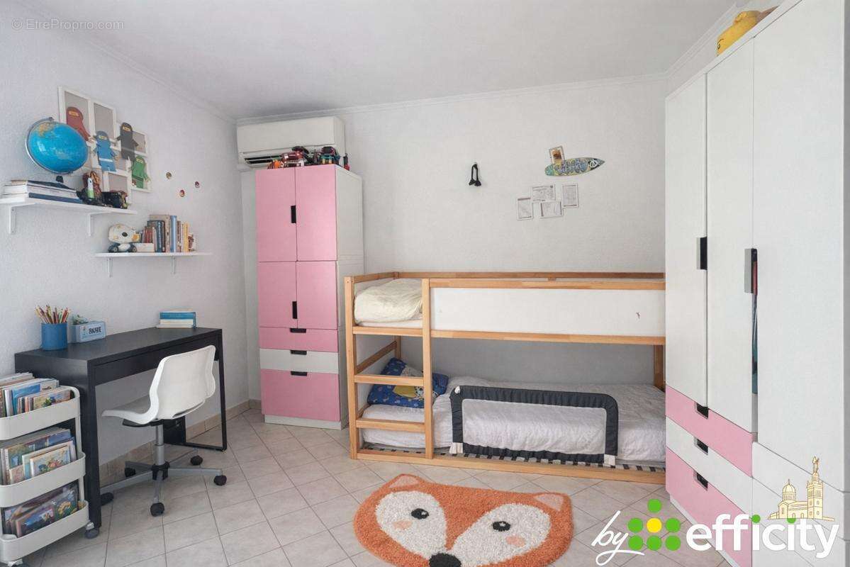 Appartement à MARSEILLE-4E