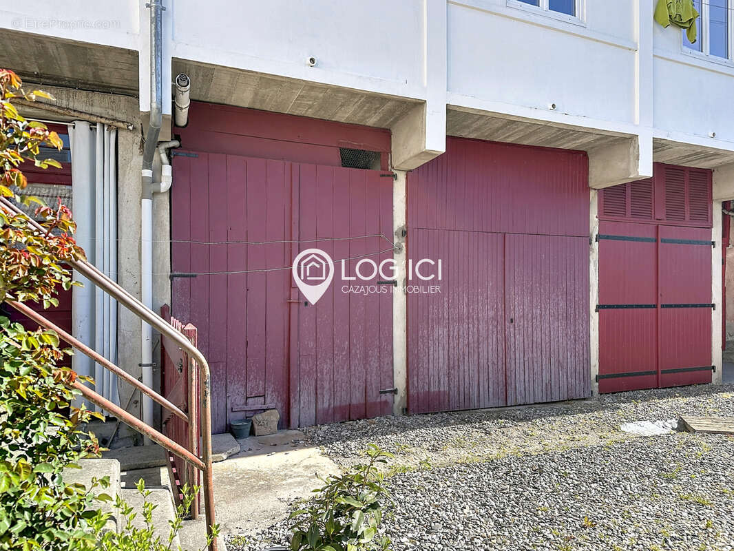 Appartement à NAY