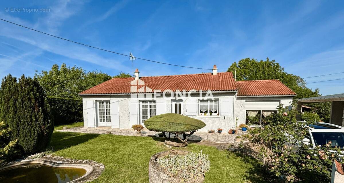 Maison à SAINT-SYMPHORIEN