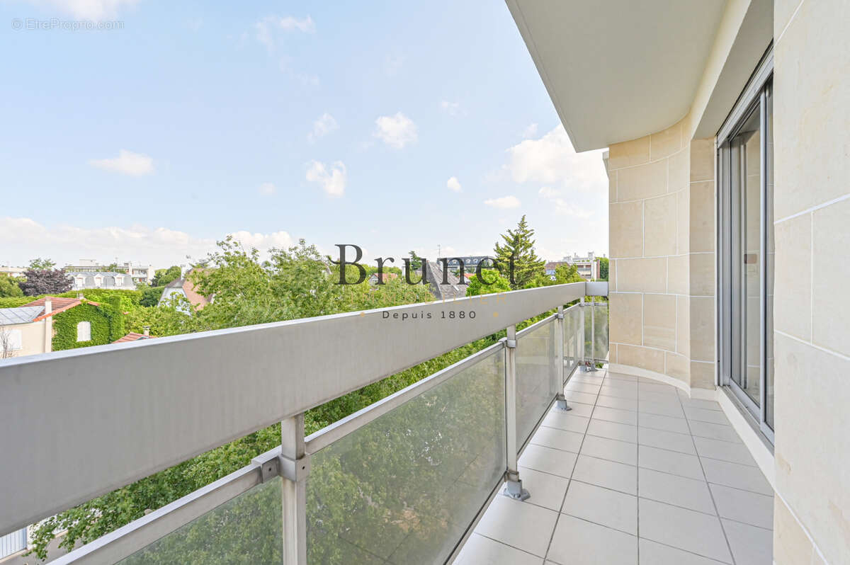 Appartement à SAINT-MAUR-DES-FOSSES